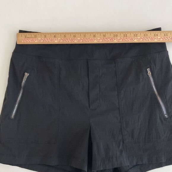 Athleta Trekkie North Midrise Black Short Size 8 - Picture 11 of 14
